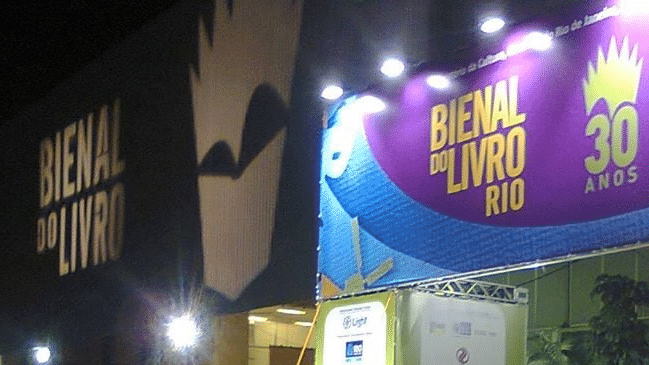 Entrada de la Bienal do Livro de Río de Janeiro, celebrando su 30º aniversario como un evento clave para la literatura y la cultura en Brasil.